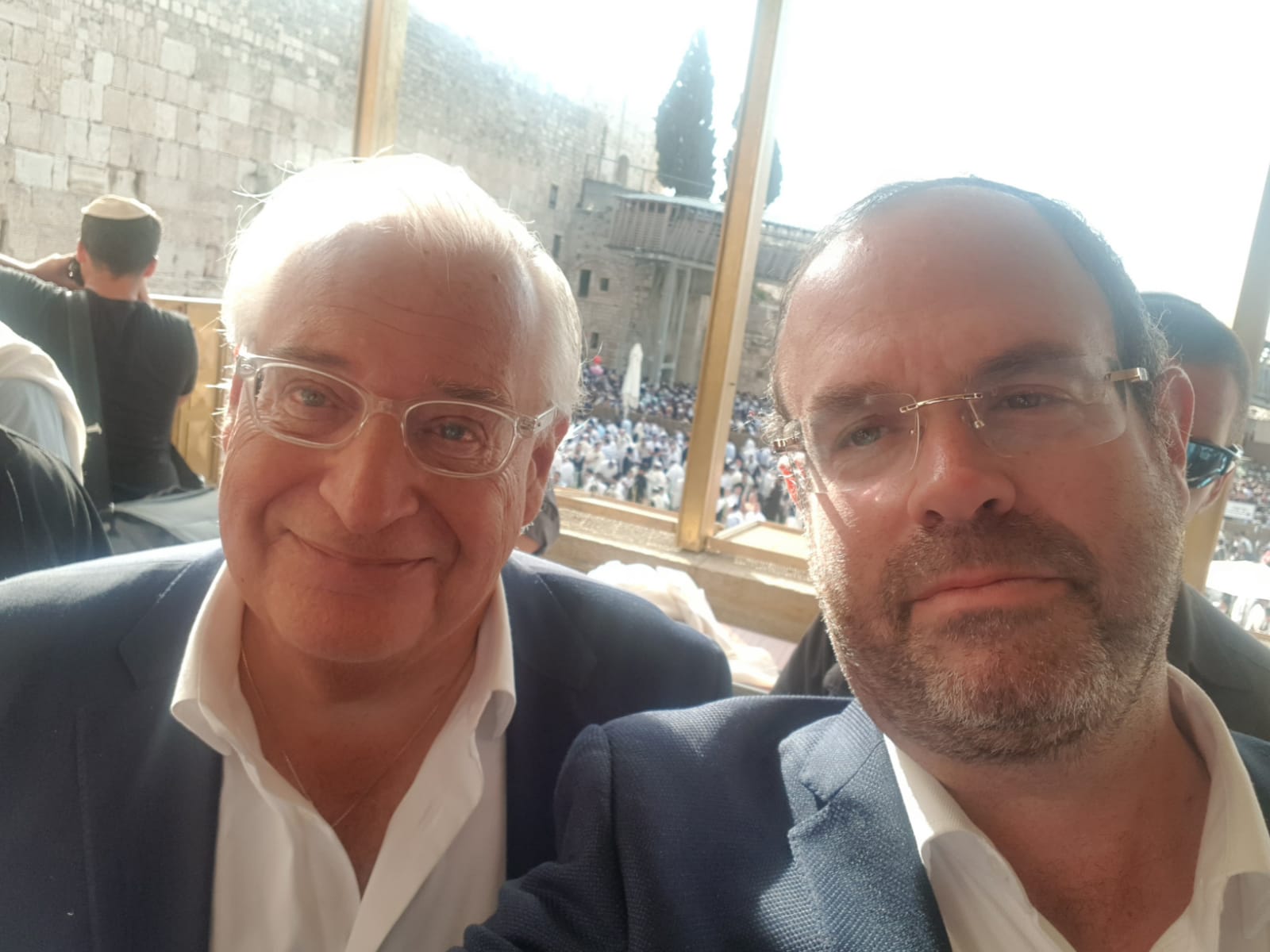 שגריר ארה"ב ל"קול חי": "מתרגש להיות בכותל כל פעם יותר" e5a42f1d-3ebc-493a-a833-912ff837dc5a