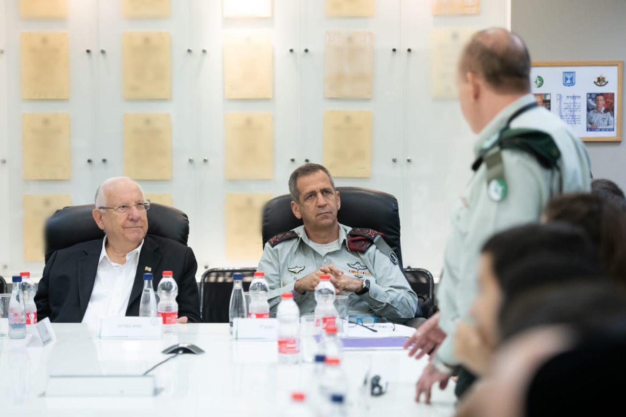 נשיא המדינה ערך ביקור מסווג ביחידת המודיעין 8200 photo_2019-10-22_17-06-46