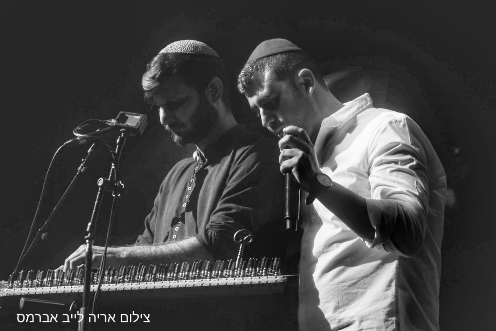 ניתוח ערב המופע: ישי ריבו חושף את העזרה מהרב פירר ומקדיש מופע לרב הופעה ישי ריבו אסרו חג צילום אריה לייב אברמס' (23)