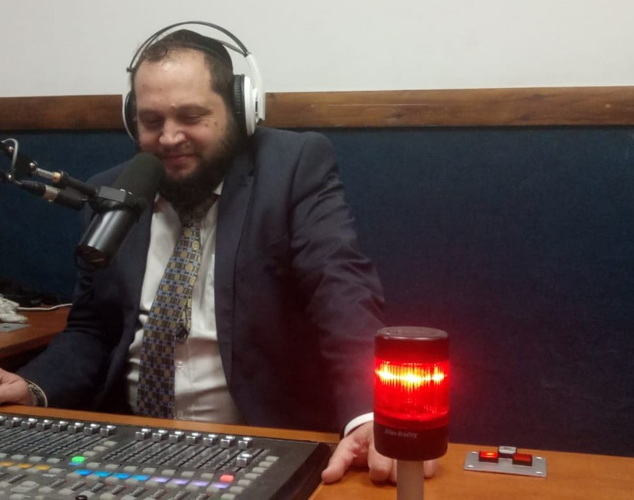 מצמרר: כשמרן הרב עובדיה ביקש מנאמן ביתו שיציל אותו • האזינו צבי חקק