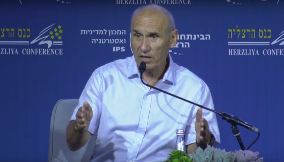 האלוף במיל גרשון הכהן: "יש תפנית באיומים; בנט יודע מה לעשות" האלוף במיל גרשון הכהן בכנס הרצליה לביטחון