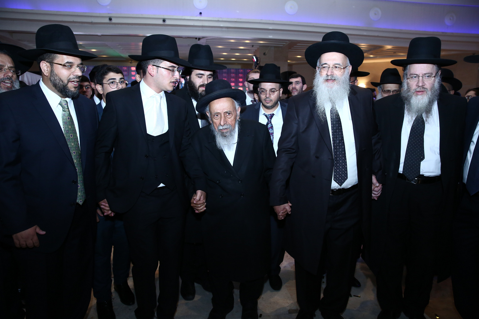 רבה של קהילת עדן השיא את בן זקוניו • גלריה 212A9985 (30)