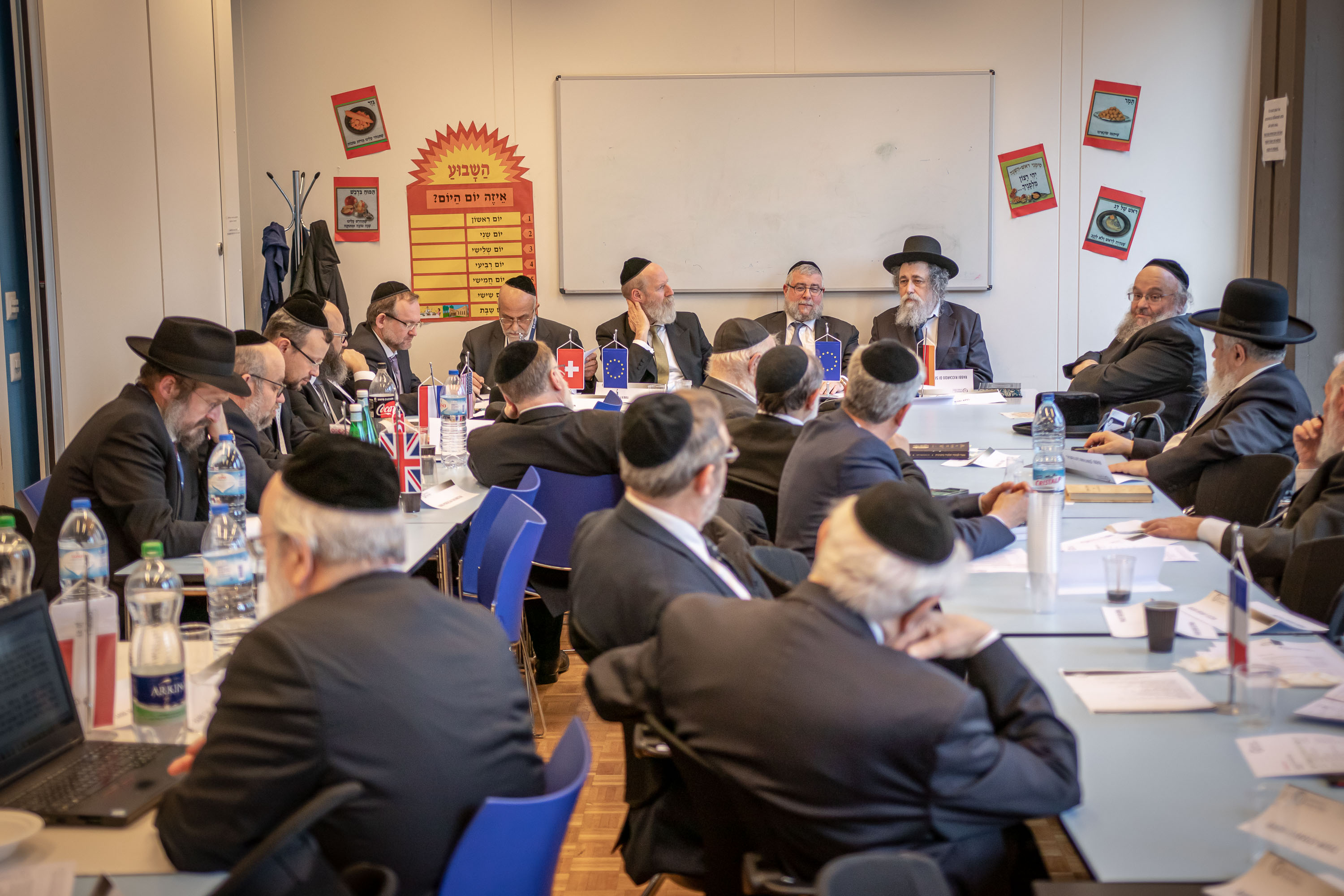 מחזה נדיר: רבני אירופה במחווה מיוחדת לאיש עסקים לבנוני CER-Geneva-02-4_0075_0075