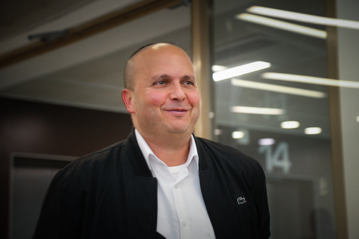 לאחר זיכוי שמעוני – פרקליטי נתניהו מגיבים: "תיק חמור יותר נסגר" זוכה. איתמר שמעוני