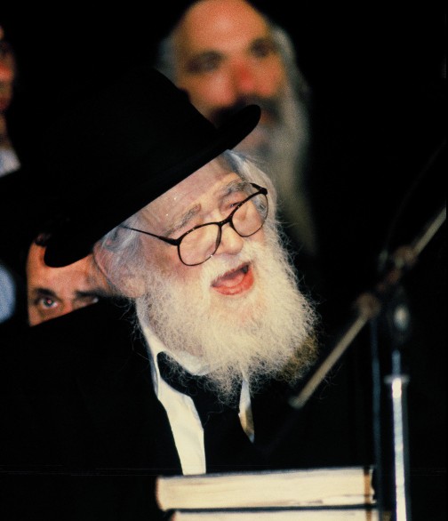 הערב: אלפים יעלו לקברו של מרן הרב אליעזר מנחם שך זצ"ל .
