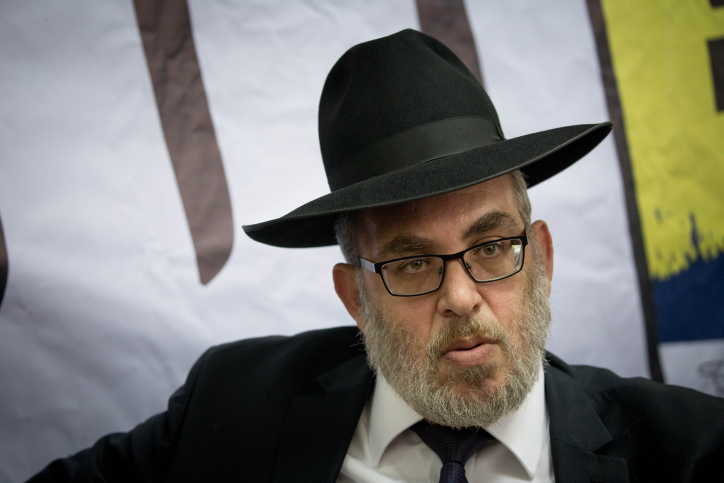 אשר מברך על הארכת המחיר למשתכן ומבהיר: "אין הקומץ משביע את הארי" יעקב אשר