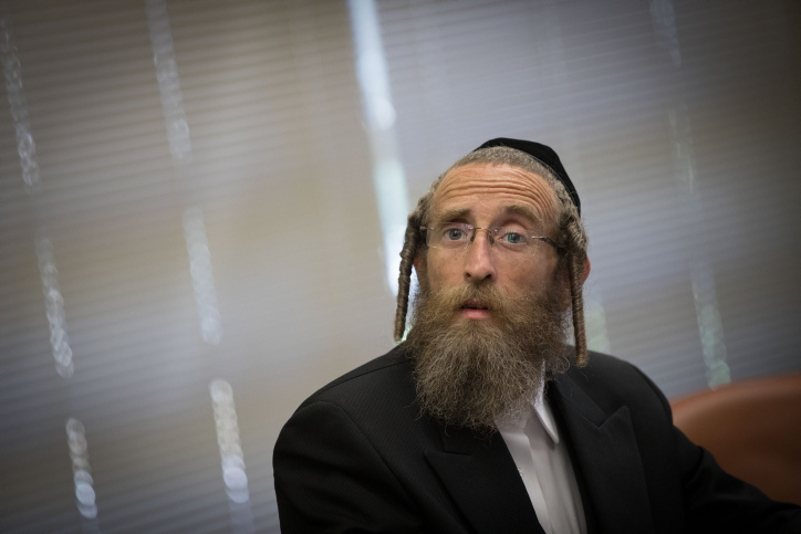 ח"כ טסלר: "אלפי יהודים עובדים בשבת בכפייה מחשש לפיטוריהם" .