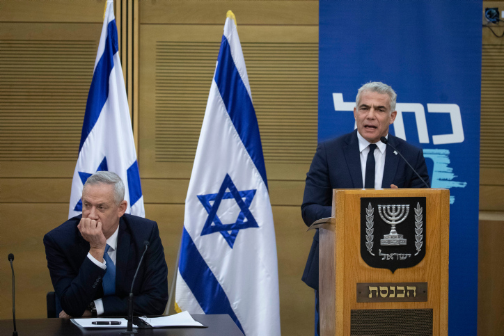 לפיד תוקף את הפסקת האש: "לא השתנה כלום והיא תוביל לסבב הבא" .