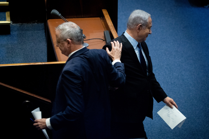 ליברמן תוקף את המשותפת; פערים בין גנץ ללפיד על ישיבה עם נתניהו גנץ ונתניהו בכנסת