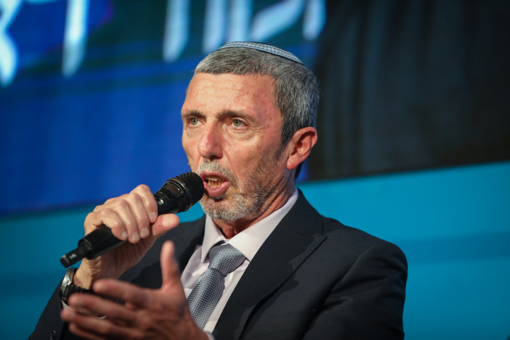 משבר ההסעות ביו"ש; יו"ר המועצה לשר: "מצא פתרון" הרב פרץ