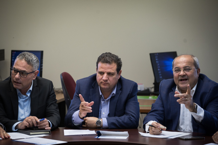 טיבי מחזק את גנץ: "אמרת דברים אמיצים" .