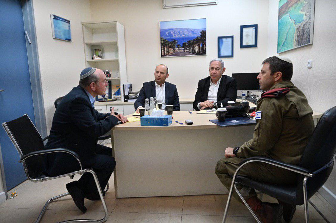 בנט בדיונים ב"בור" בקריה photo_2019-11-12_14-18-46