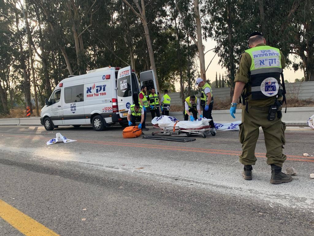 תאונה טראגית: שני אחים בחורי ישיבה נהרגו מפגיעת משאית זירת האירוע