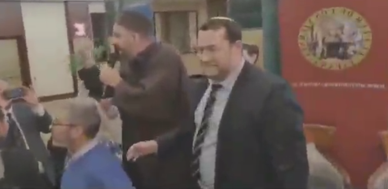 בגלל ההתפרעויות של פעילי ה-B.D.S: אירוע בוטל ואבטחה הוצמדה לדגן דגן מותקף במדריד ע"י פעילים אנטישמיים מתנועת ה-B.D.S