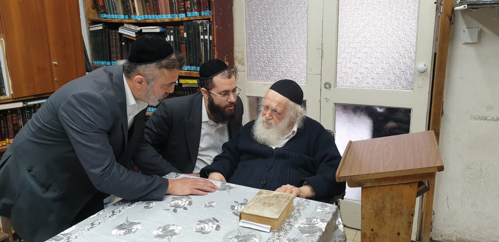 השחקן מ'הבימה' שחזר בתשובה נכנס למרן שר התורה הלוי במעונו של מרן