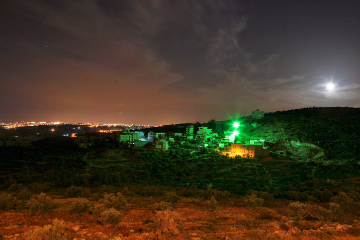 רגע לפני שהרימו ידיים: הקשר עם ההורים מנע התאסלמותה של הצעירה כפר ערבי. אילוסטרציה