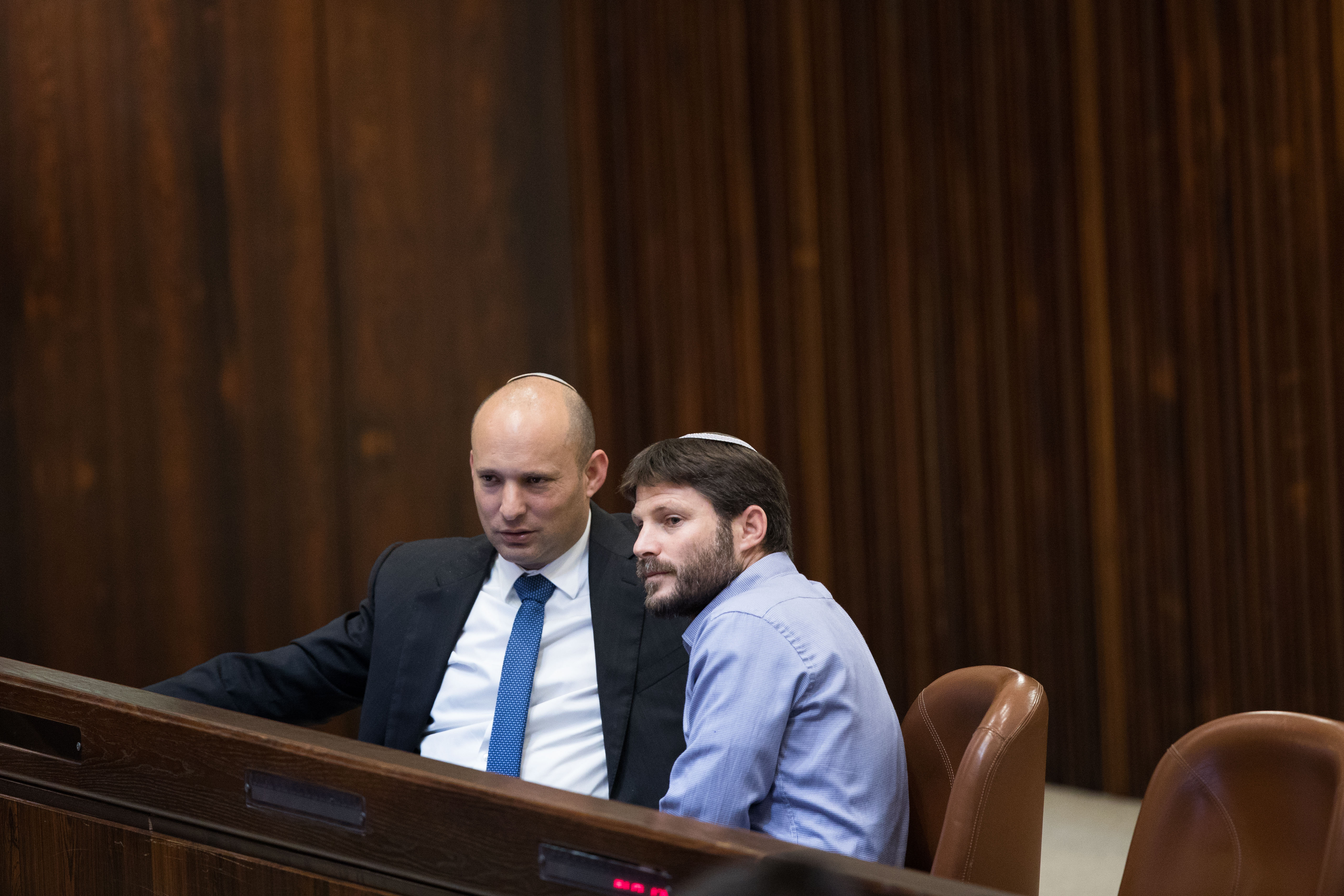 הימין החדש והאיחוד הלאומי חתמו על ריצה משותפת NAFTALI BENNETT